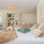 Apartment Upstays Palais Center 38M Studio