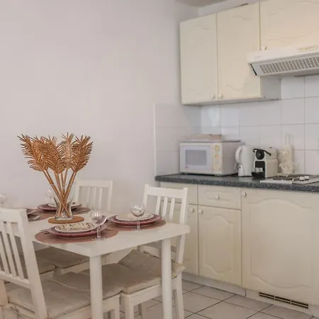 Upstays Palais Center 38m *