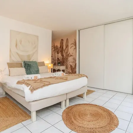 Upstays Palais Center 38m *